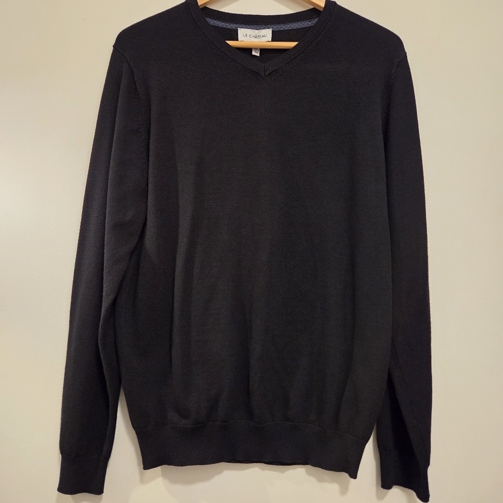 Le Château Men’s Black V-Neck Sweater Small Classic Knit - Picture 2 of 6